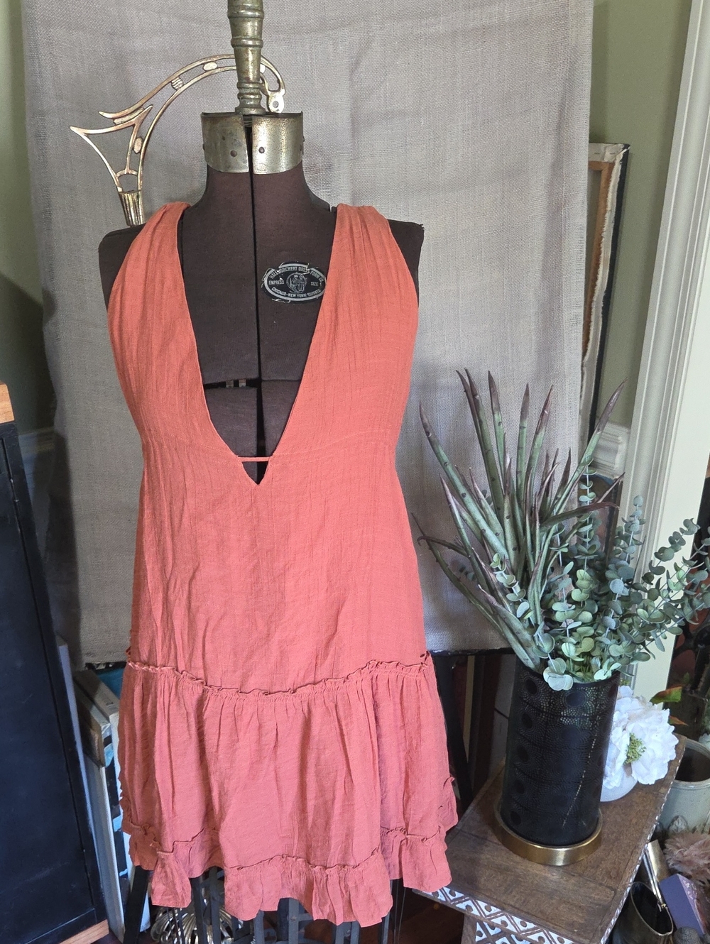 Sleeveless Deep V Ruffle Hem Rust Dress M